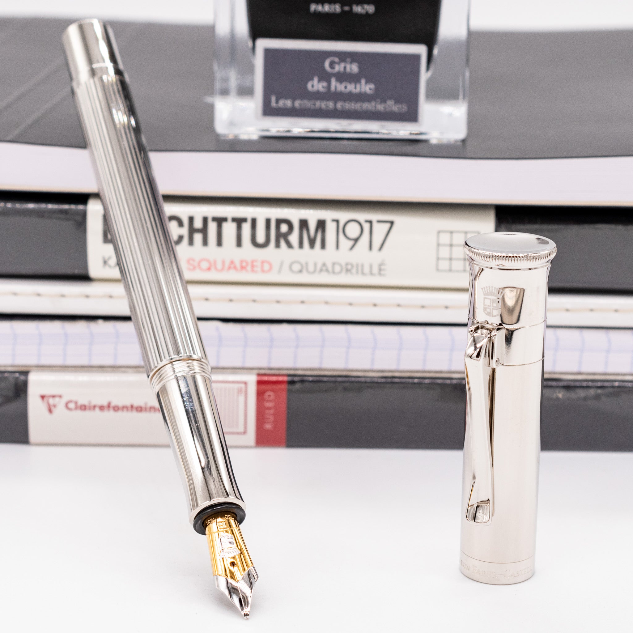 Graf von Faber-Castell Classic Platinum Fountain Pen - 18k Nib