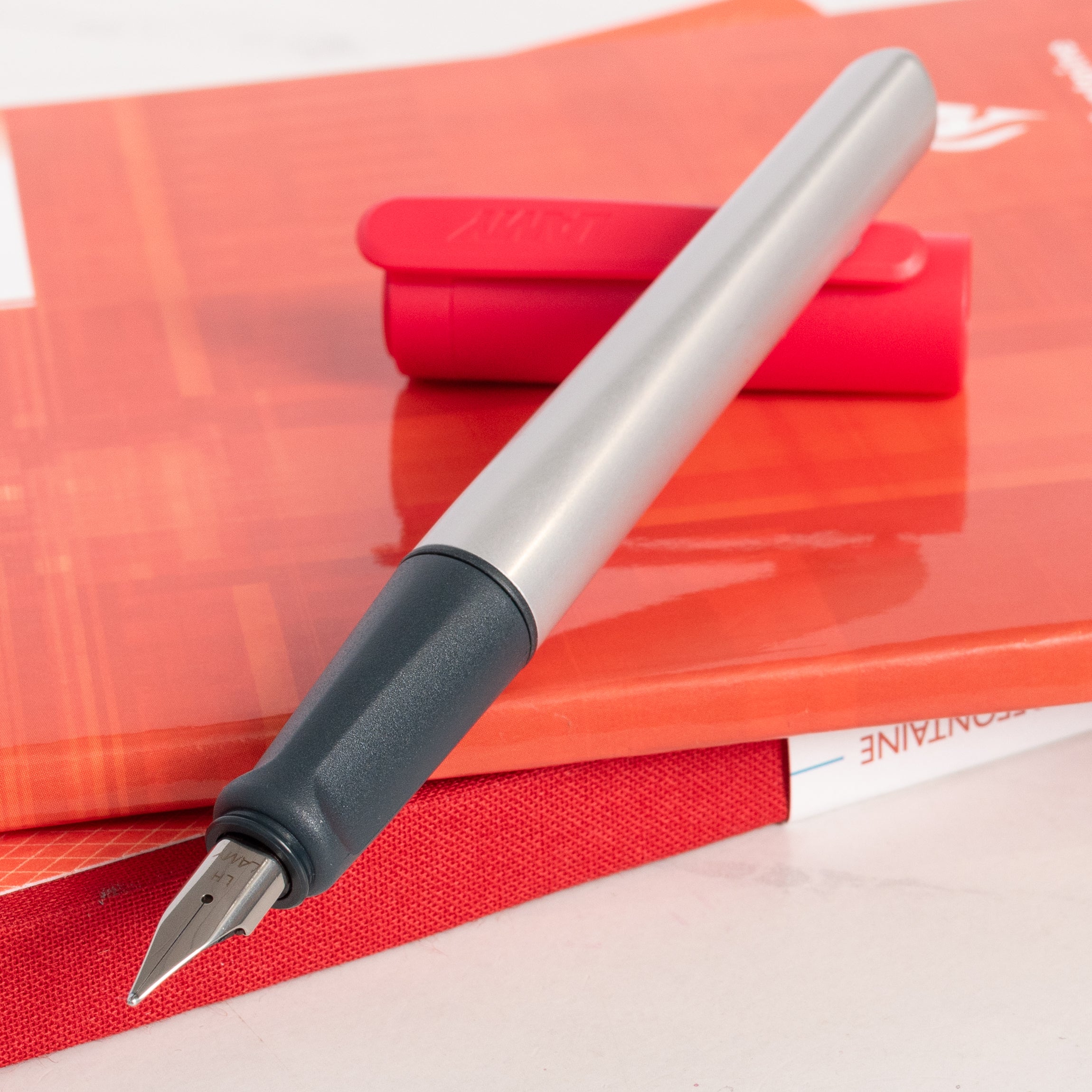 LAMY Nexx Crimson Fountain Pen | Cartridge/Converter – Truphae