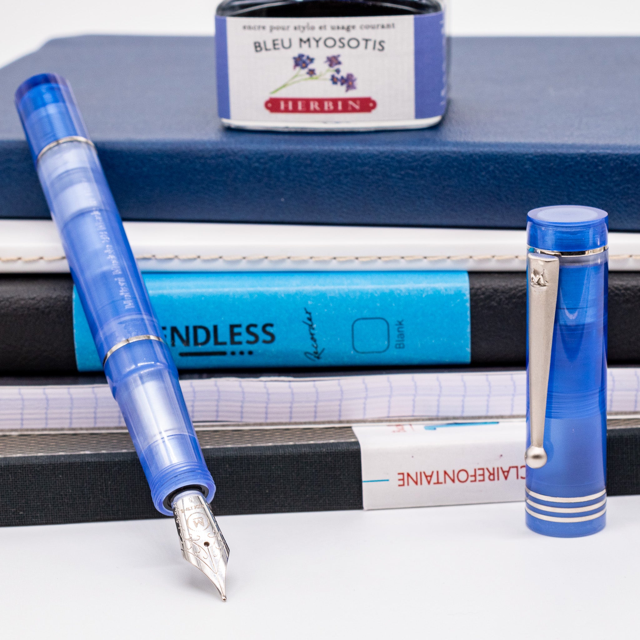 Penna Tratto CF12 - Punta 0.5mm, Inchiostro Azzurro Cielo, Confezione Da 12 Pezzi - Per Scuola E Ufficio