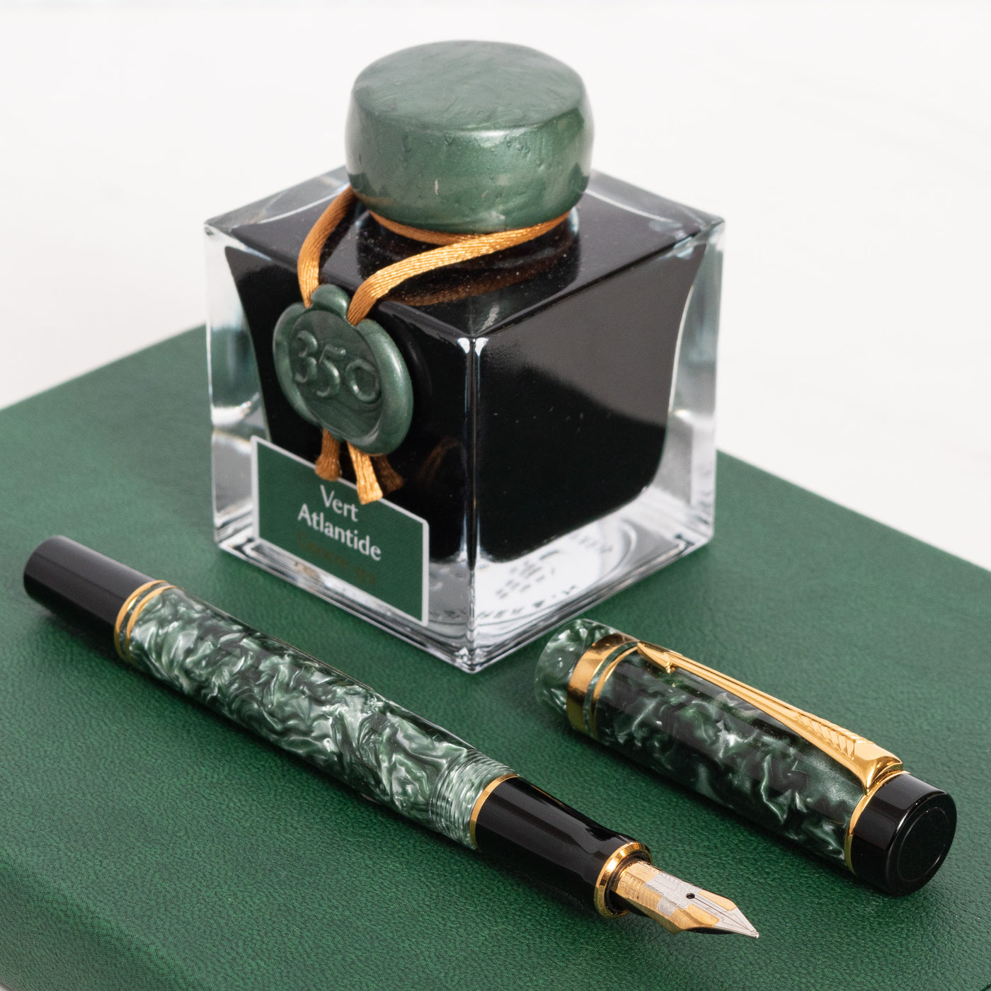 Parker Duofold International Green Marble Fountain Pen