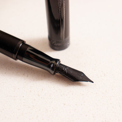 Pineider Avatar Glossy Black Fountain Pen