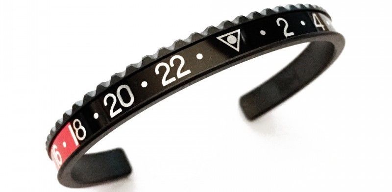 Speedometer Official Black Steel with Black Red Insert Bangle
