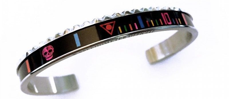 Speedometer Official Silver Steel with Rainbow Insert Skull Bangle