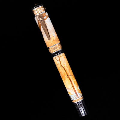 An overhead view of a Kynsey fountain pen capped.