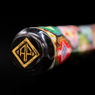 Zoomed-in view of the top of the cap with the finial on the AP Limited Editions Imperial Lacquer Art Fountain Pen - Tutankhamen.