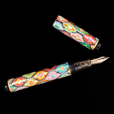 An overhead view of the AP Limited Editions Imperial Lacquer Art Fountain Pen - Tutankhamen uncapped.