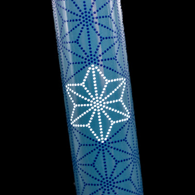 A detail view of the white snowflake on the AP Limited Editions Sakura Lacquer Art Fountain Pen - Snowflakes Blue.