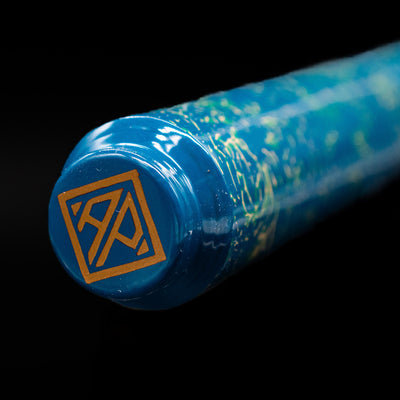 Zoomed-in view of the top of the cap with the finial on the AP Limited Editions Urushi Lacquer Art Fountain Pen - Blue Bliss.