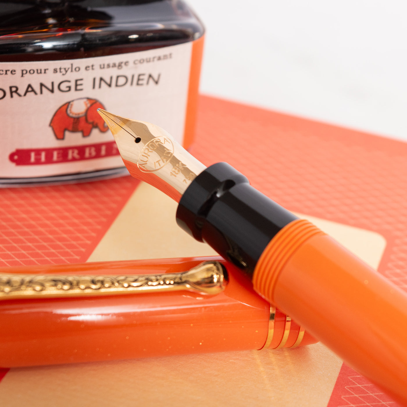 Aurora Internazionale Orange Limited Edition Fountain Pen 18k gold nib