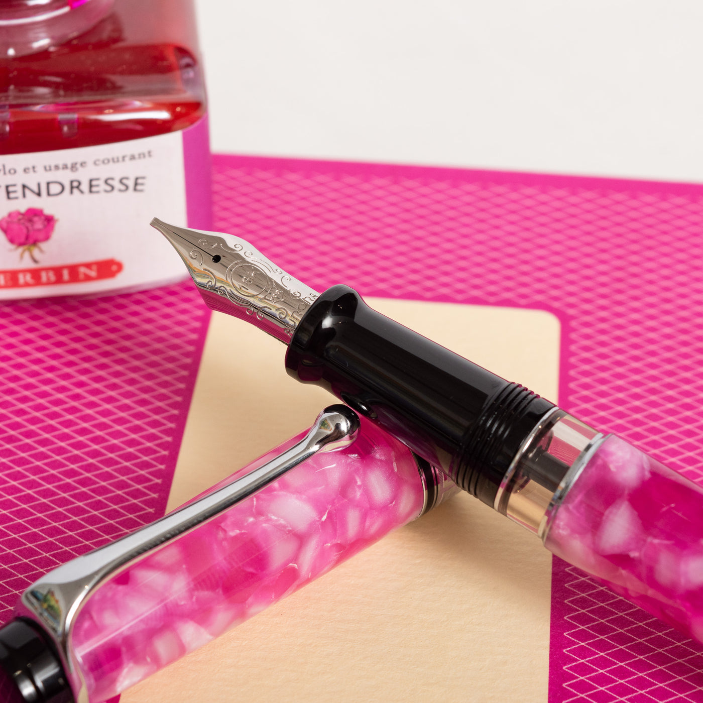 Aurora Optima Limited Edition Pink Fountain pen