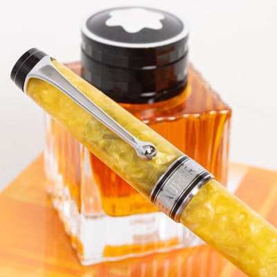 Aurora Optima 365 Gialla Fountain Pen clip