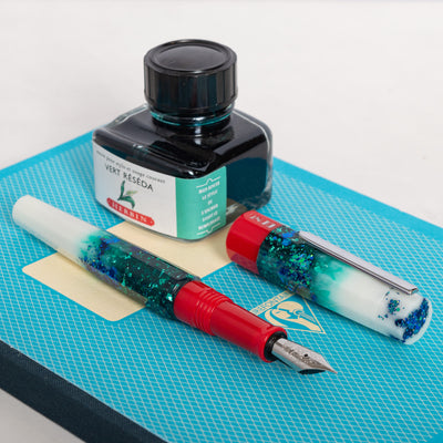 BENU Euphoria Christmas Twinkle Limited Edition Fountain Pen holiday