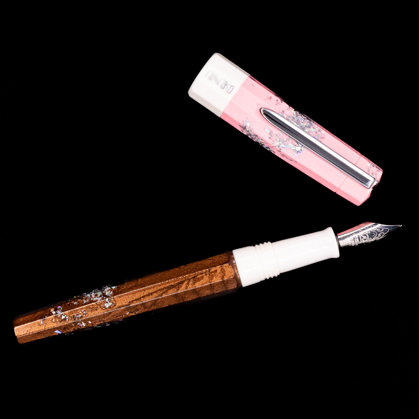 An overhead view of the BENU Euphoria Neapolitan Ice Cream Fountain Pen - Preowned uncapped.