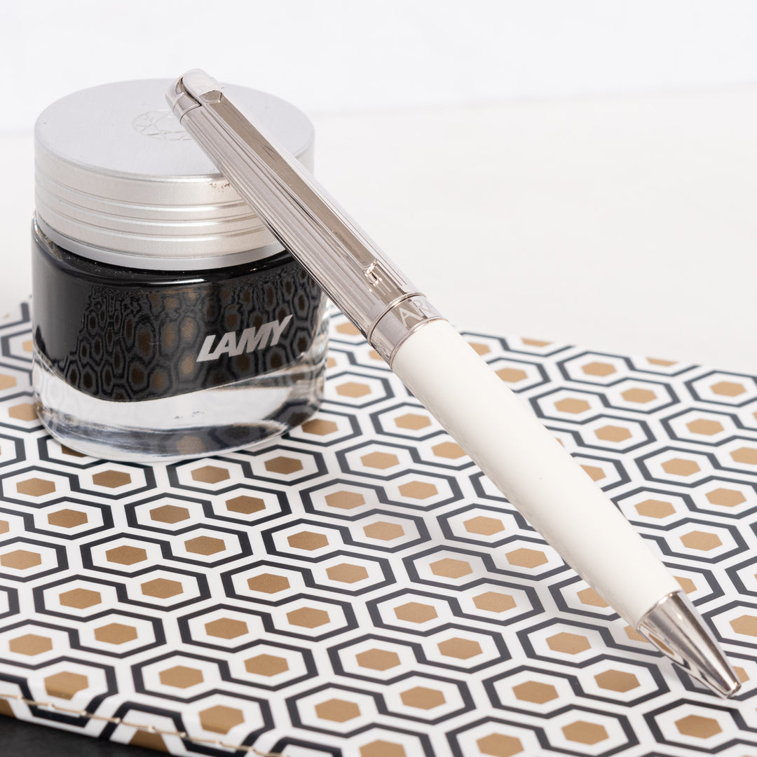 Caran d'Ache Leman Bicolor Ballpoint Pen - White & Silver – Truphae