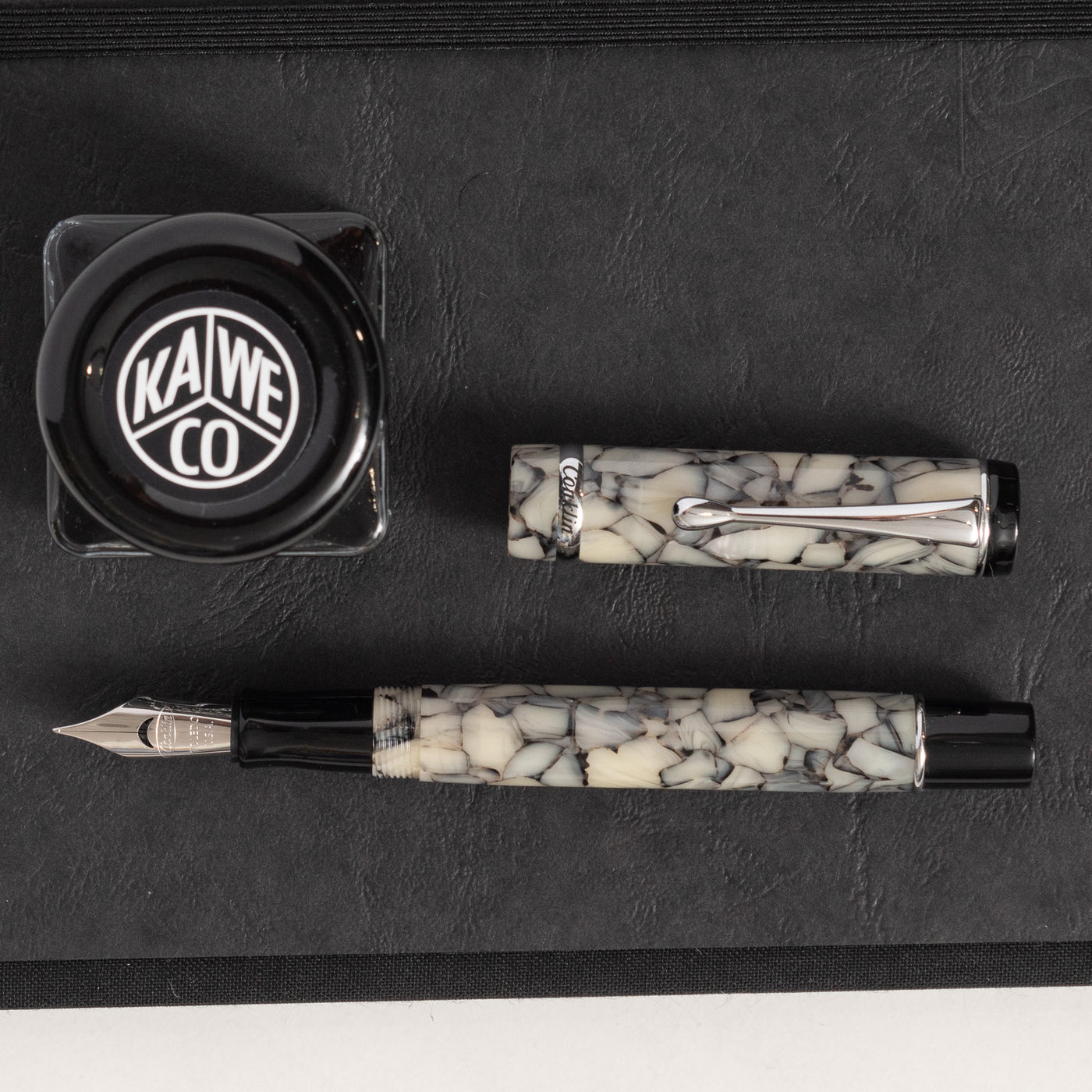 Conklin Duragraph White Grey Fountain Pen