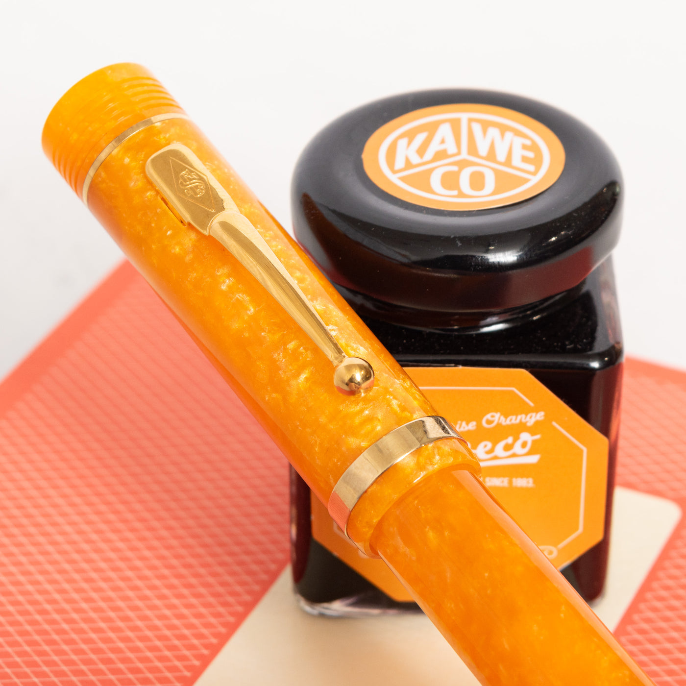 Conway Stewart Winston Churchill Oversize Orange Fountain Pen clip