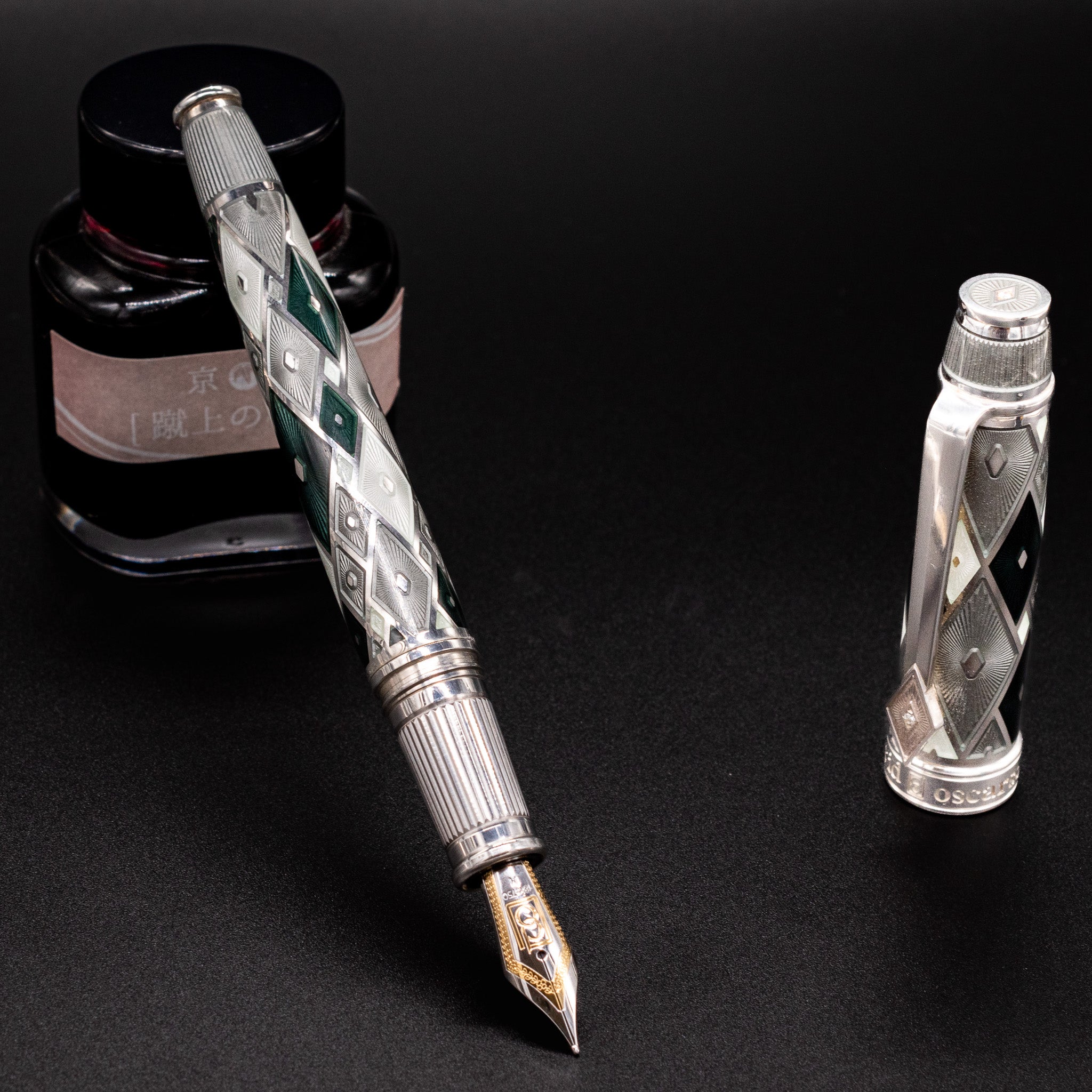 David Oscarson Harlequin Fountain Pen - Grey | 18k Gold Nib – Truphae