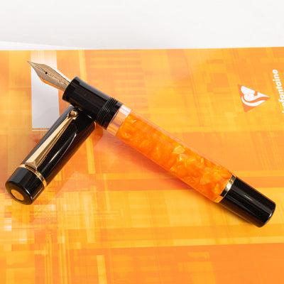 Delta DV Original Midsize Gold Fountain Pen Orange