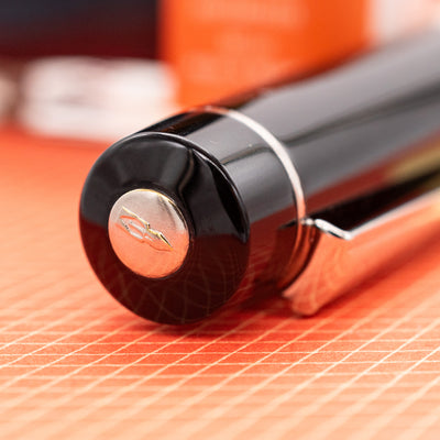 Delta DV Original Slim Fountain Pen - 14k Nib cap top