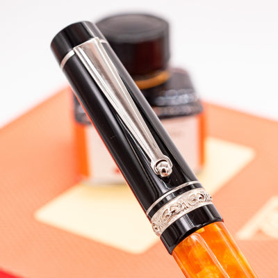 Delta DV Original Slim Fountain Pen - 14k Nib cap