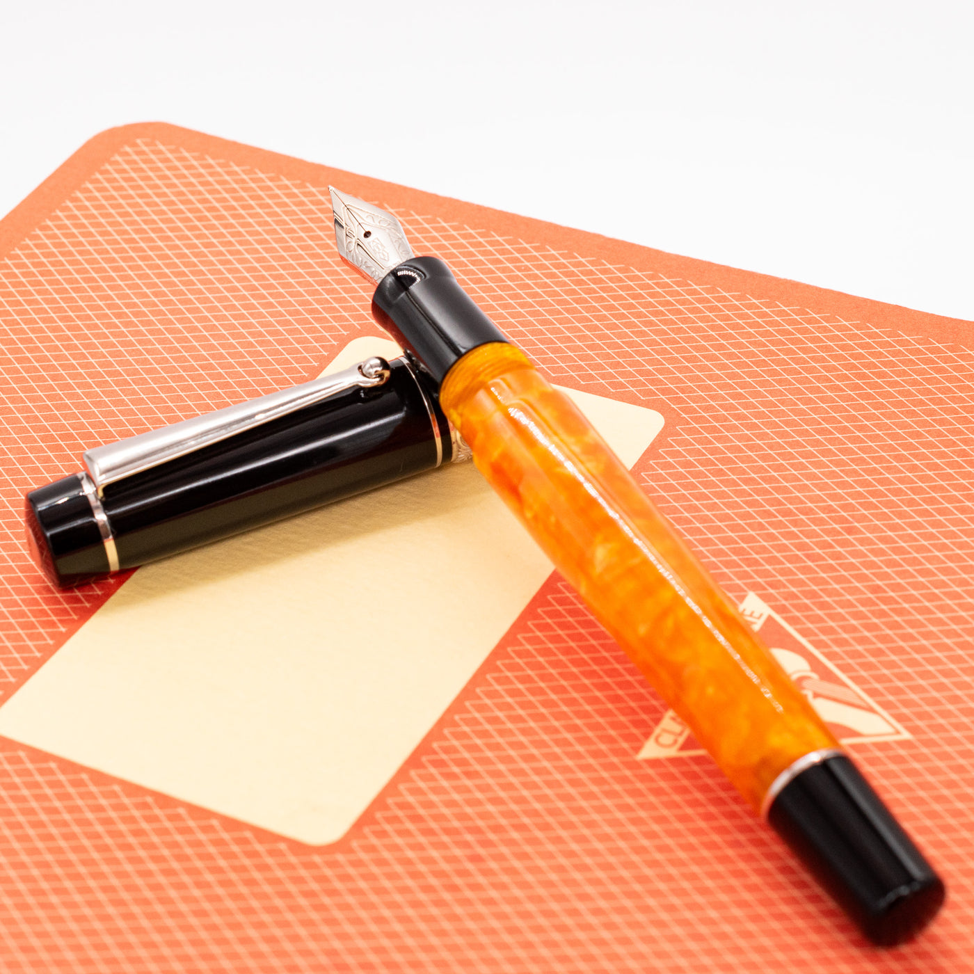 Delta DV Original Slim Fountain Pen - 14k Nib orange