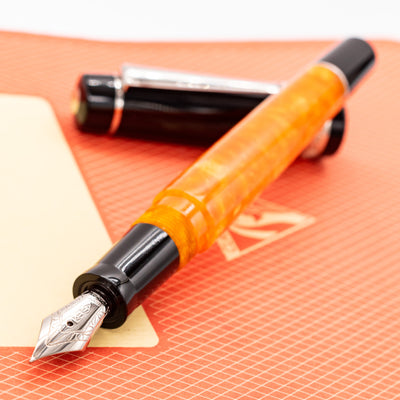 Delta DV Original Slim Fountain Pen - 14k Nib uncapped
