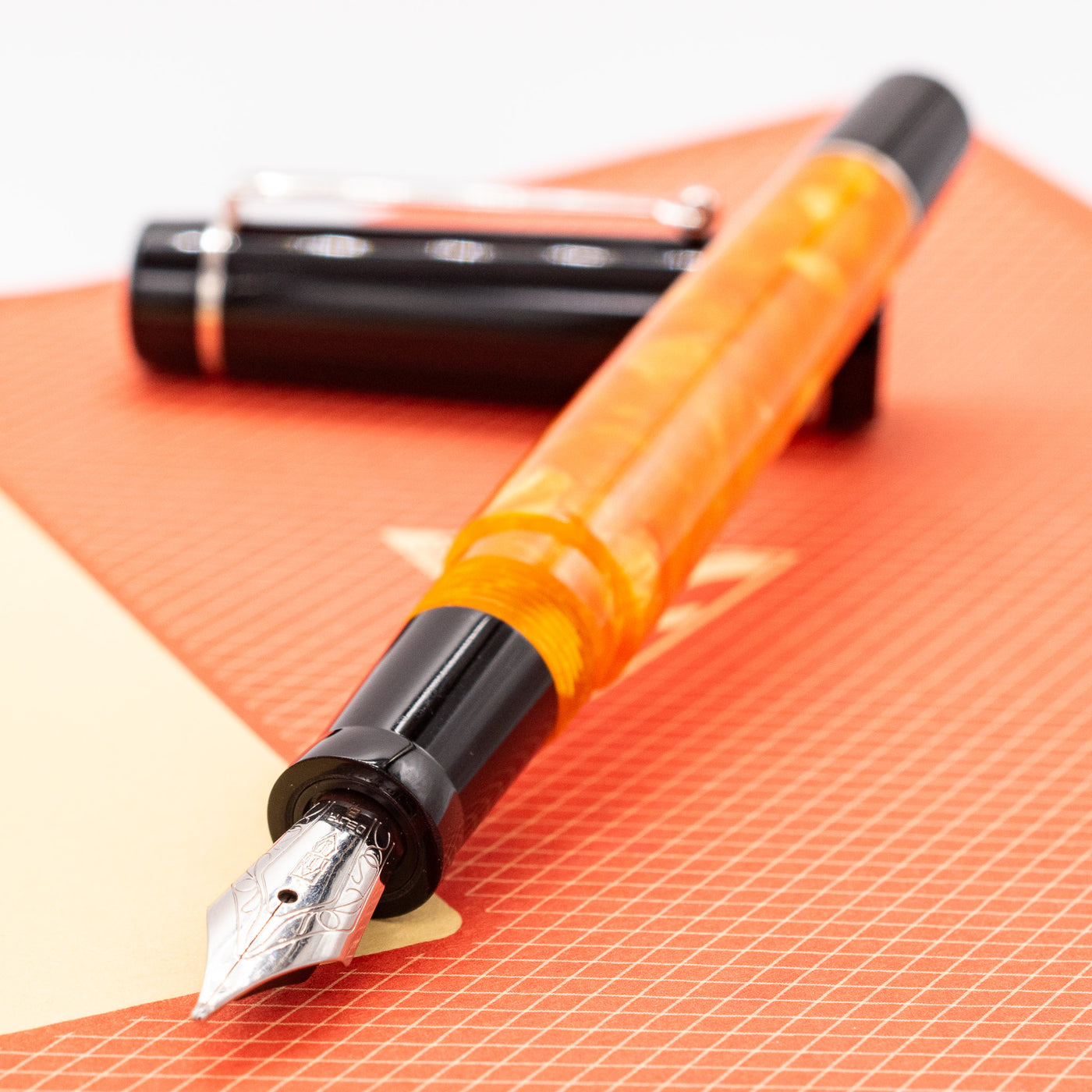 Delta DV Original Slim Fountain Pen uncapped