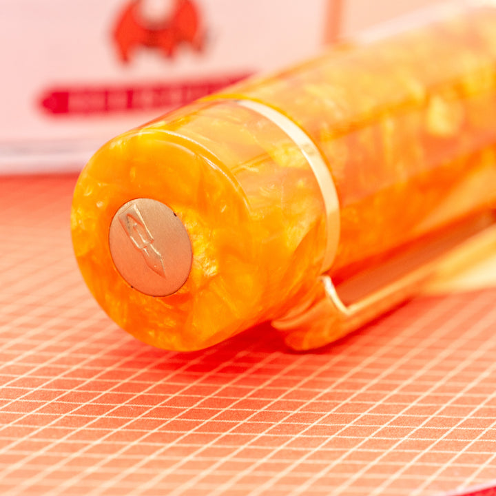 Delta DV Oversize Fountain Pen - Oro – Truphae