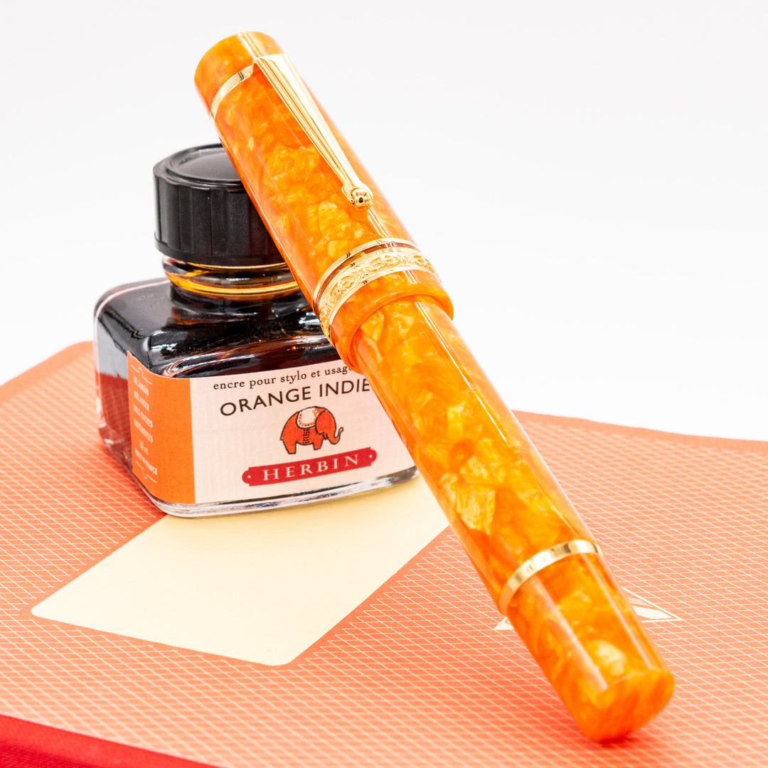 Delta DV Oversize Fountain Pen - Oro | 14k Gold Nib – Truphae