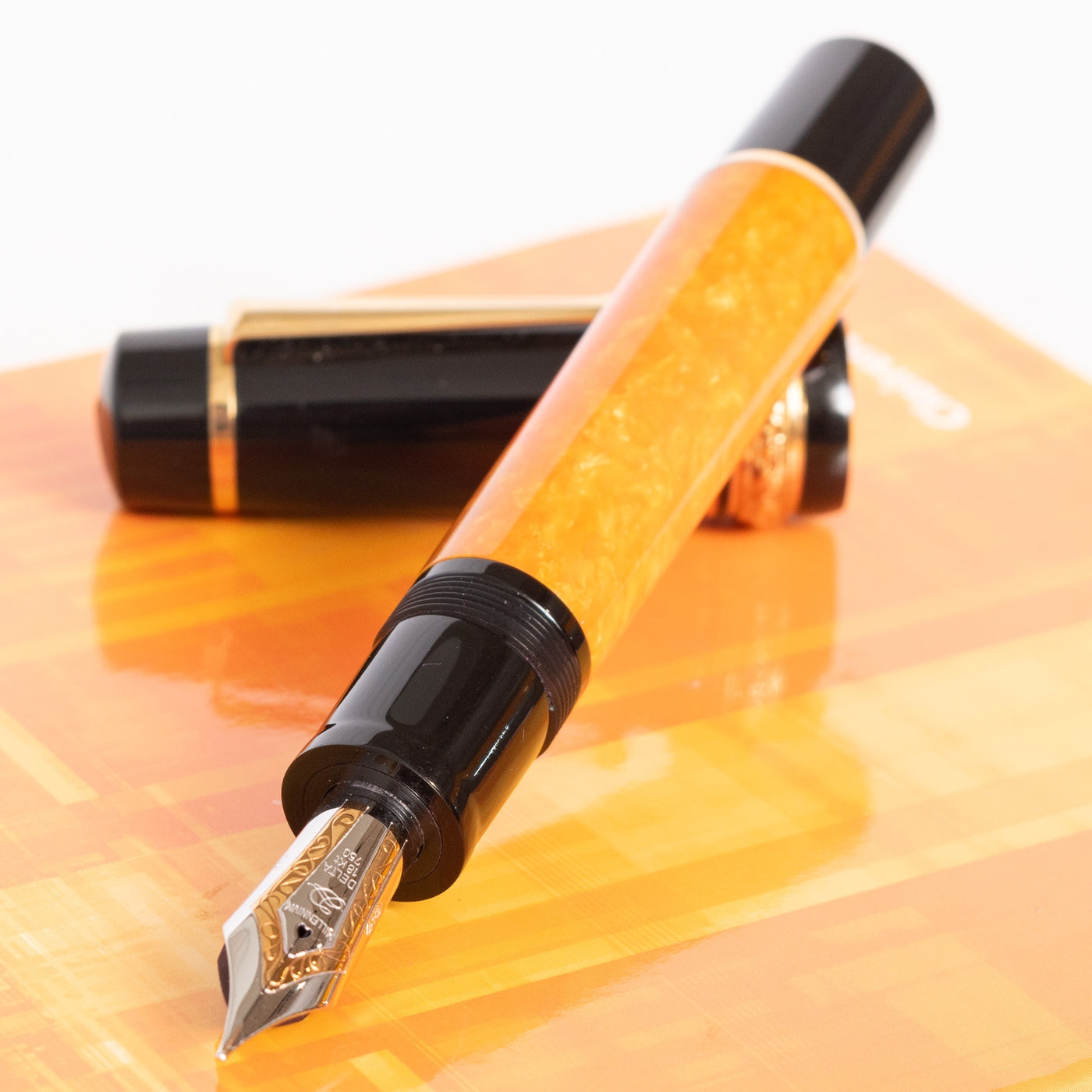 Delta Dolcevita Oversize Black & Orange Fountain Pen Uncapped