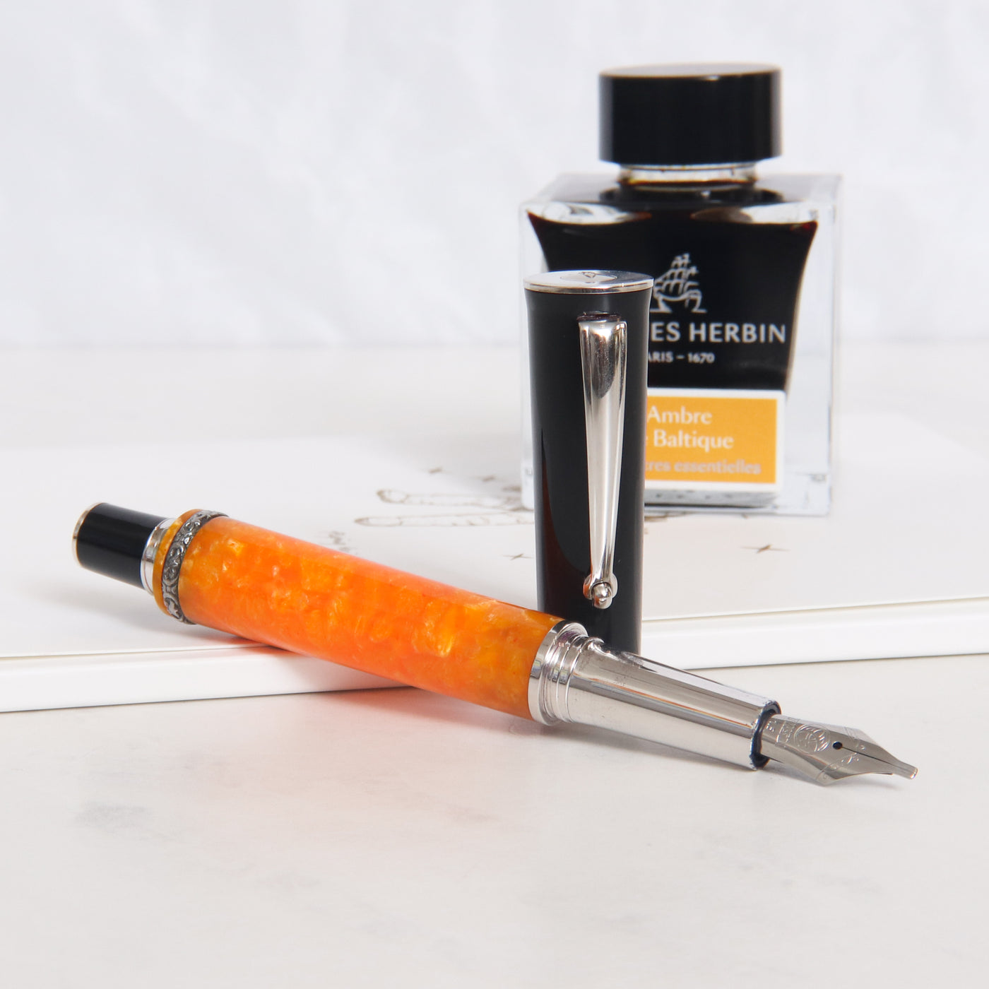 Delta Dolcevita Papillon Fountain Pen - Preowned Uncapped