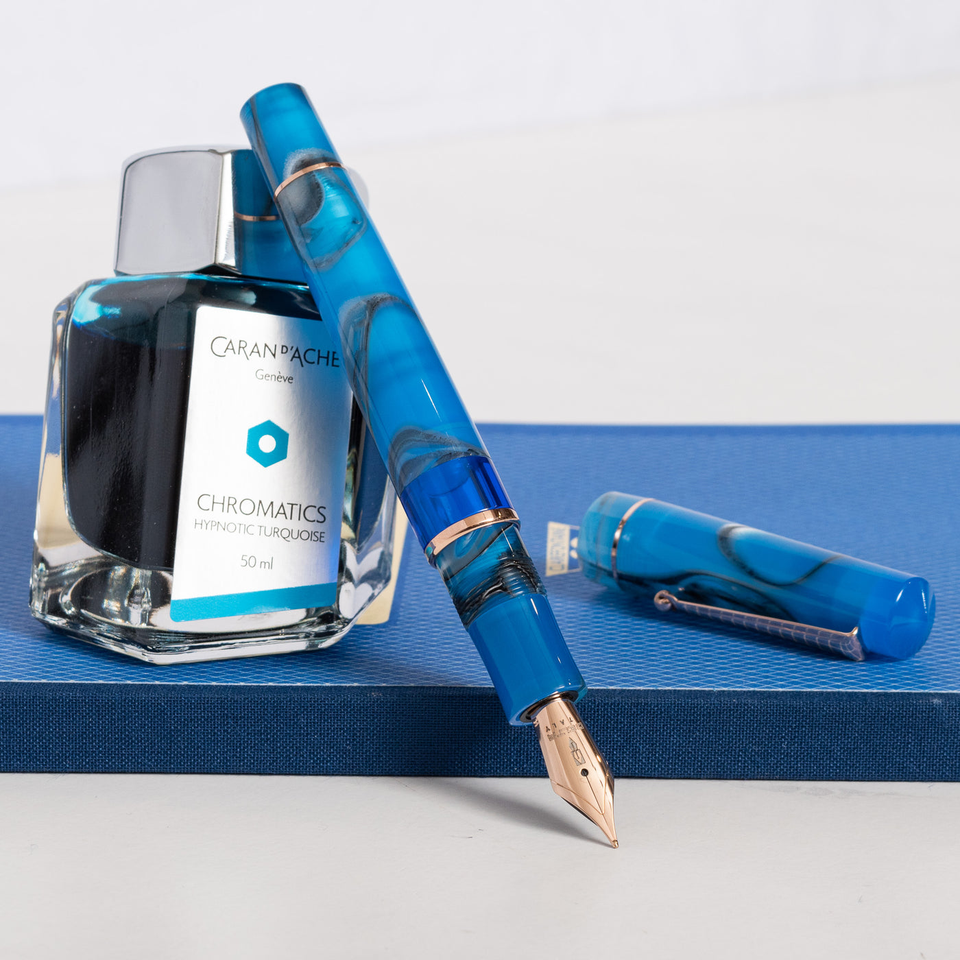 Delta Duna Blue Oasis Fountain Pen uncapped