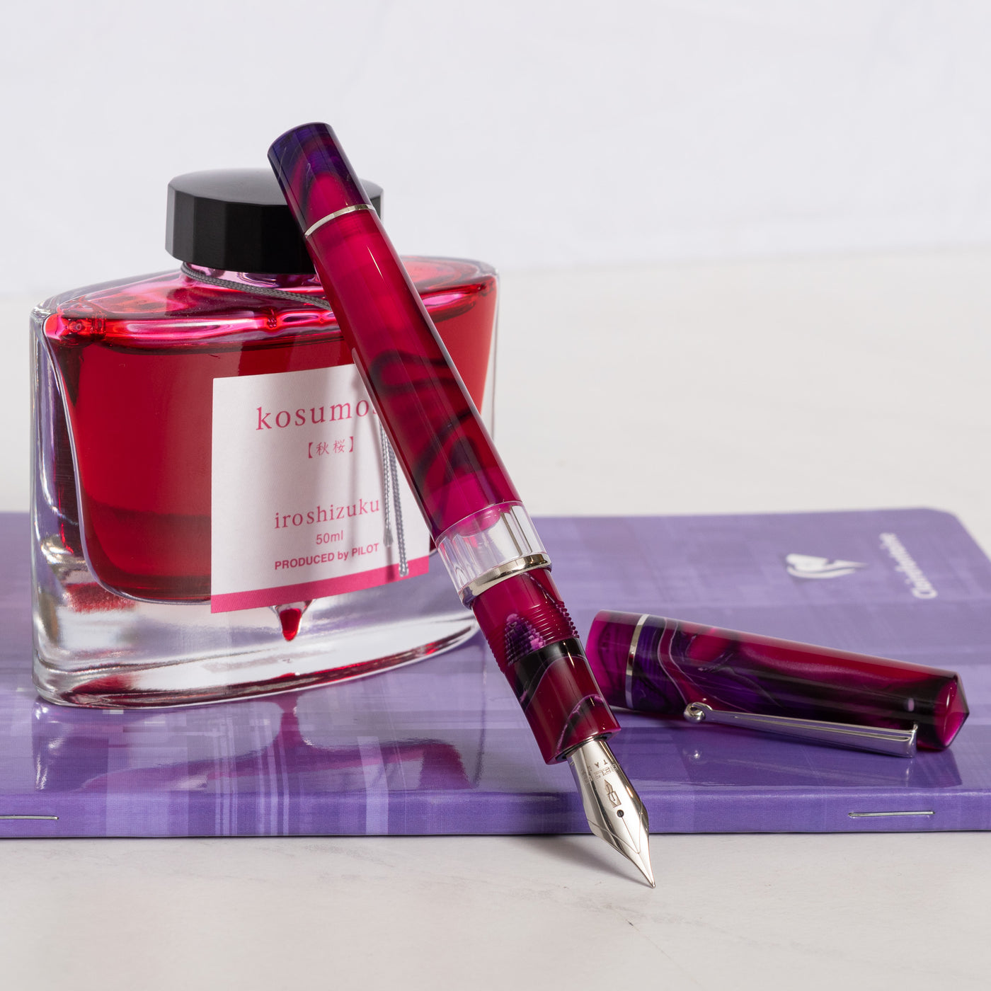 Delta Duna Magenta Mirage Fountain Pen uncapped