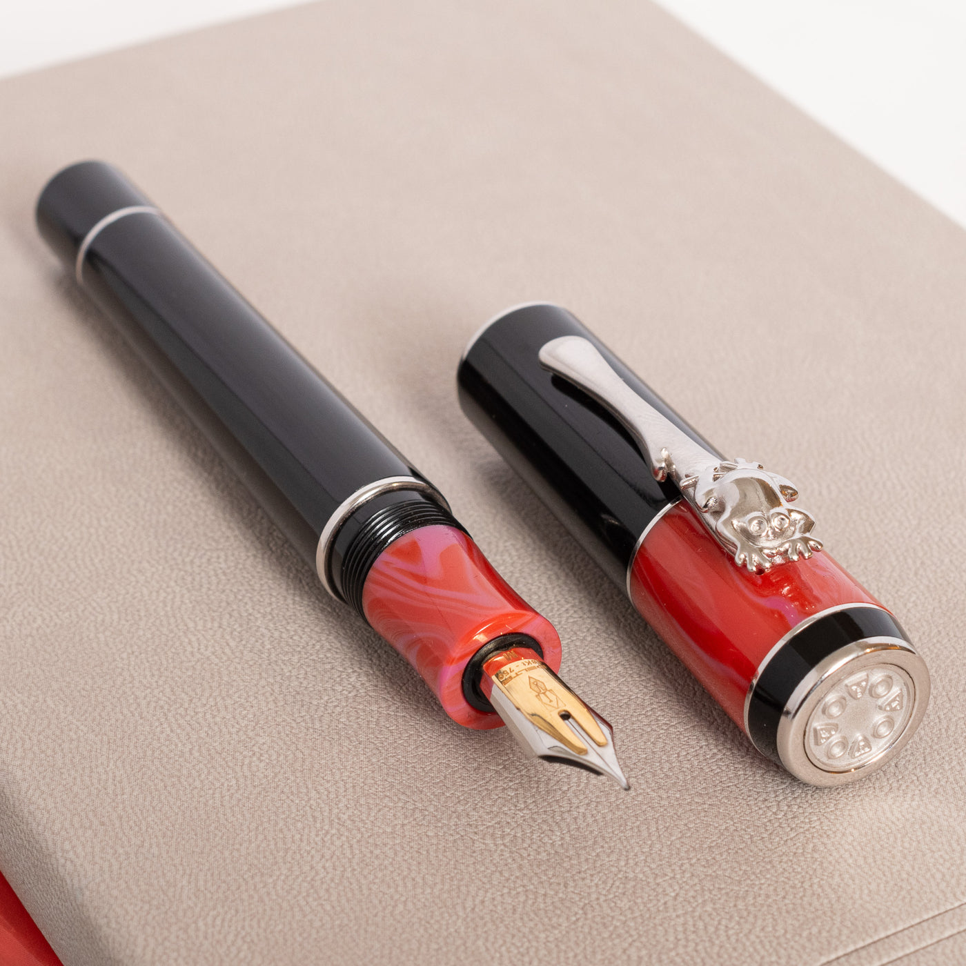 Delta Indigenous People Bribri Fountain Pen Black & Red