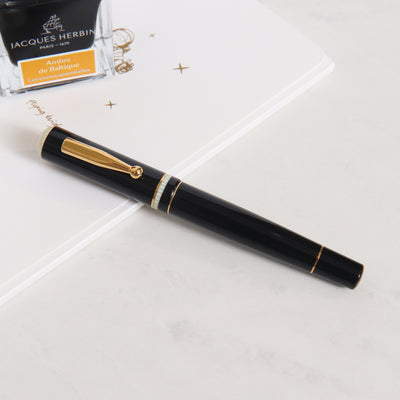 Delta Via Veneto Fountain Pen - Preowned Capped