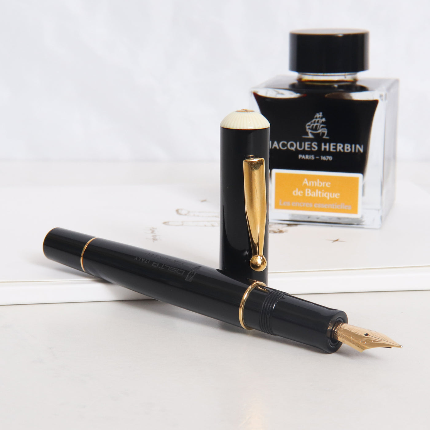 Delta Via Veneto Fountain Pen - Preowned Uncapped