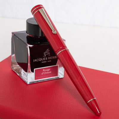 Delta Write Balance Red Fountain Pen capped