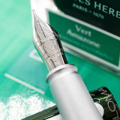 Diplomat Aero Fountain Pen - Evergreen stainless steel nib