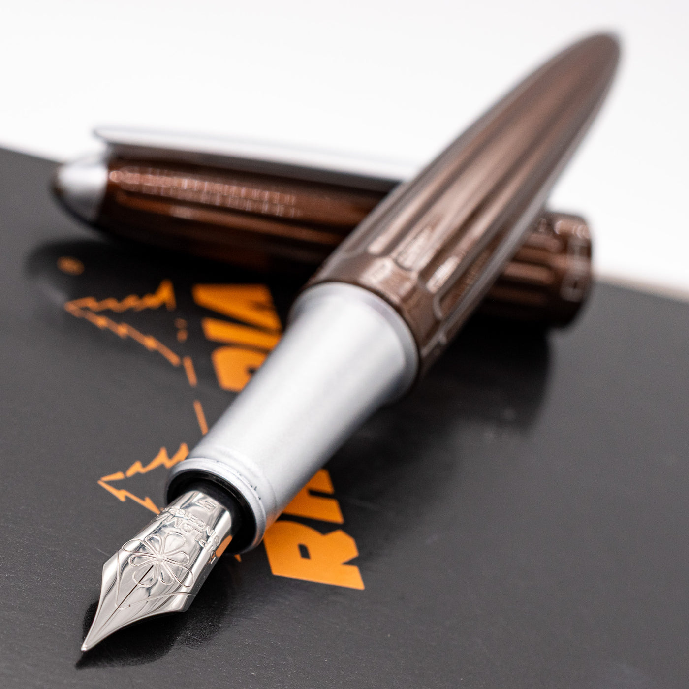 Diplomat Aero Fountain Pen - Marrakesh uncapped