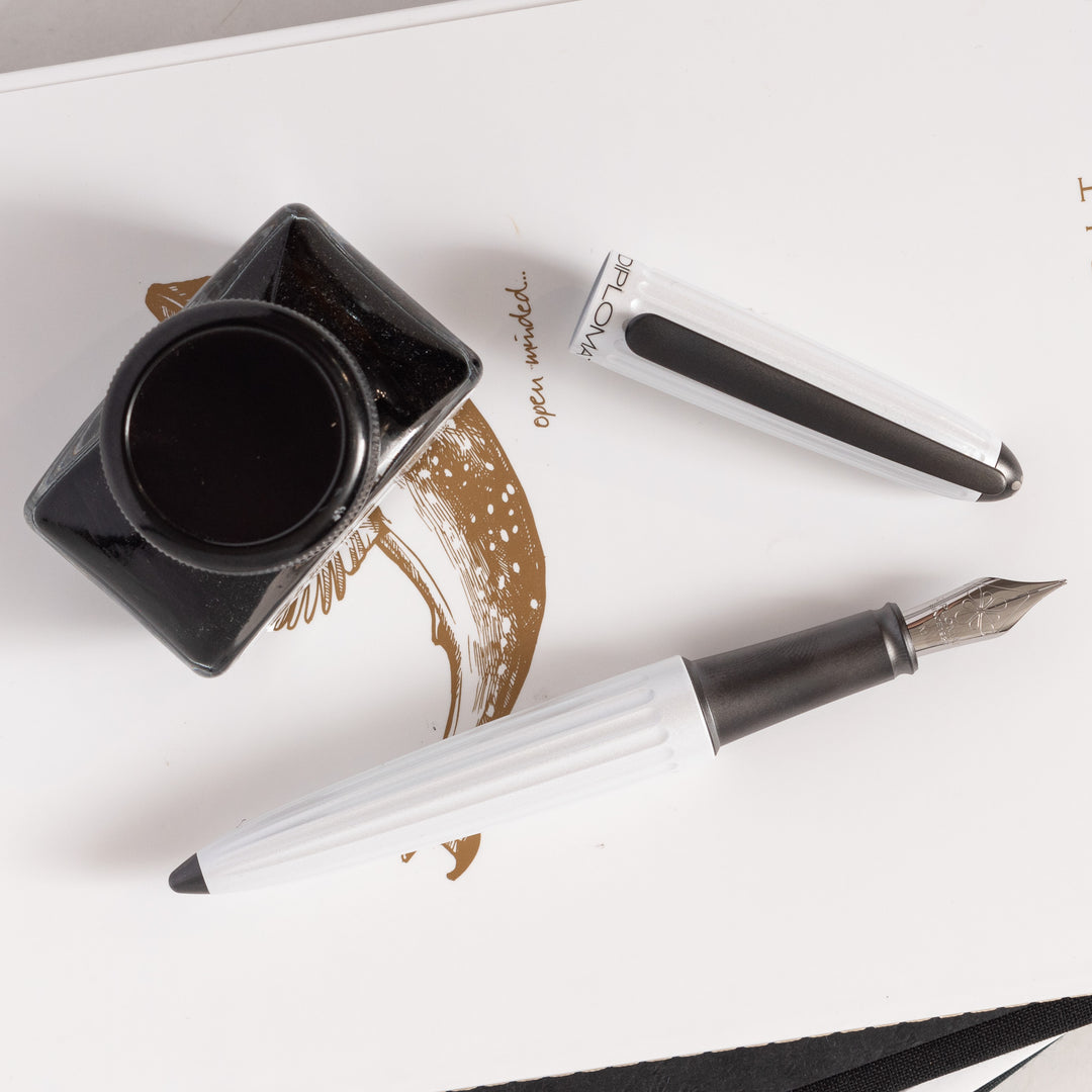 Diplomat Aero Fountain Pen Lacquered White – Truphae