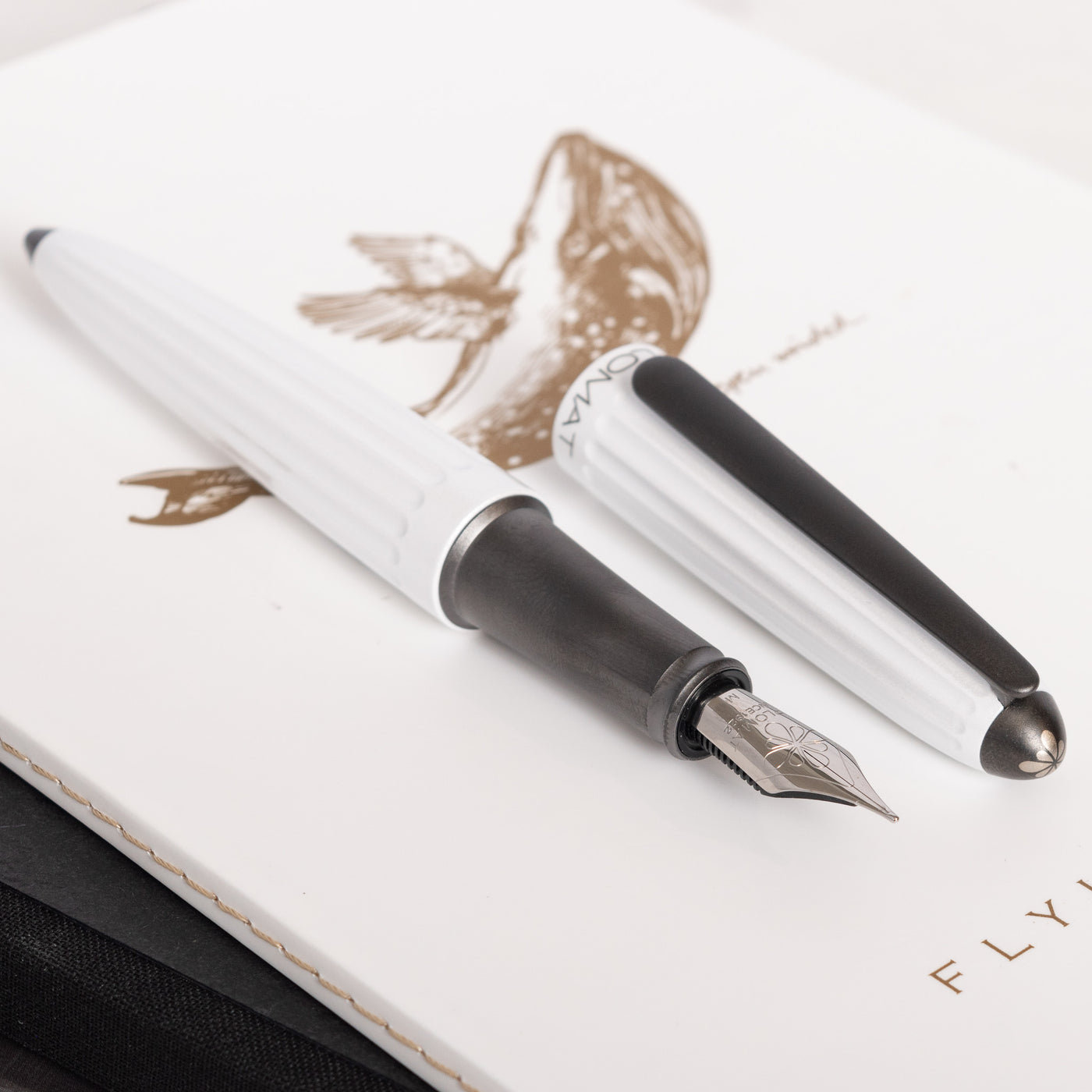 Diplomat Aero Lacquered White Fountain Pen new