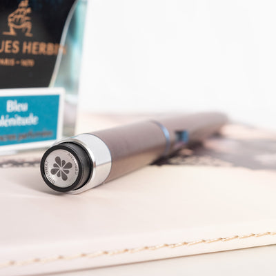 Diplomat Magnum John Doe Fountain Pen Logo