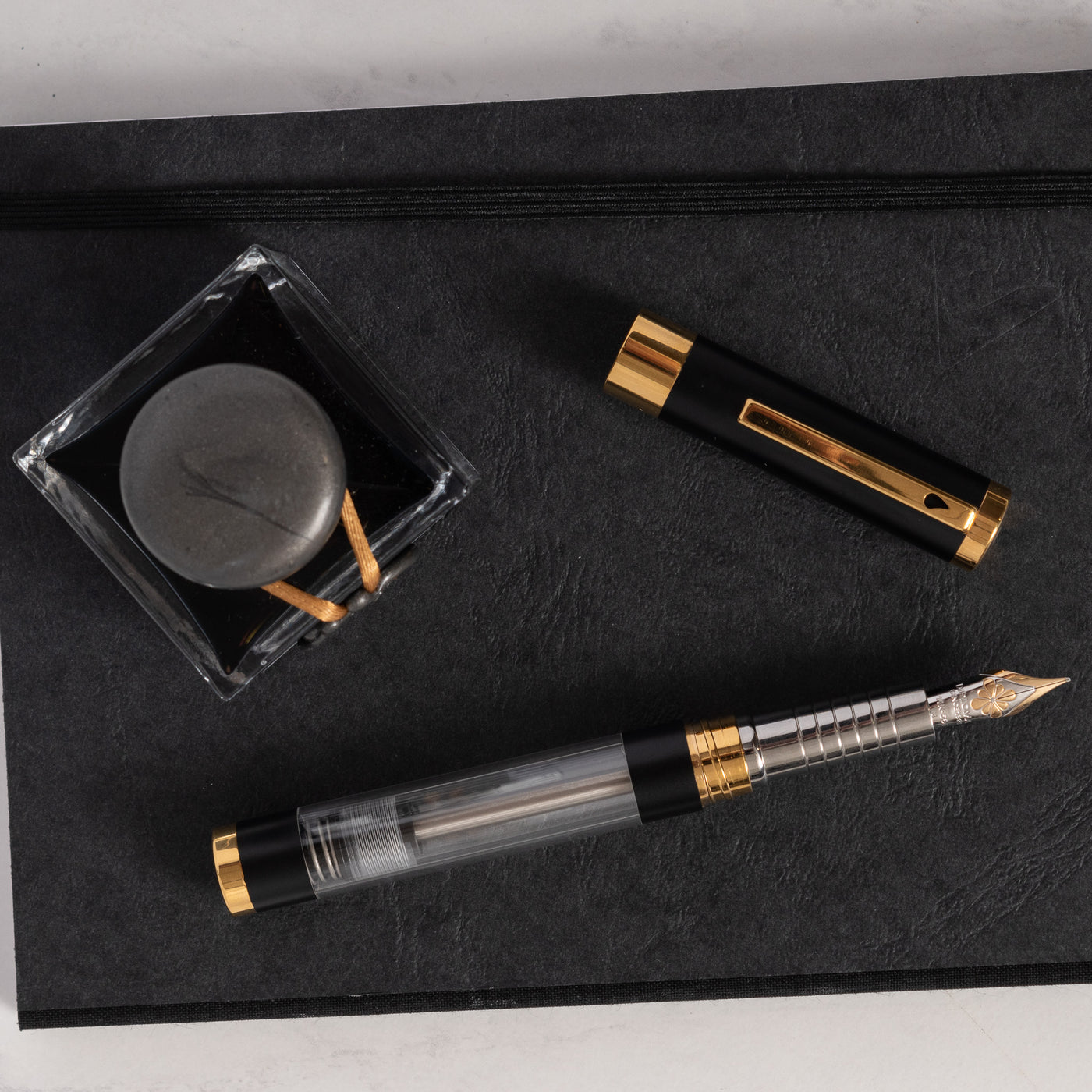 Diplomat Nexus Demo Black & Gold Fountain Pen - 14k Nib metal