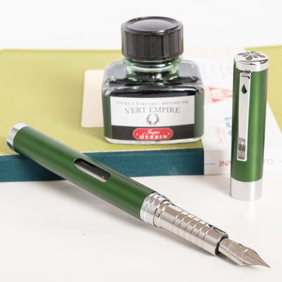 Diplomat Nexus Green Fountain Pen uncapped