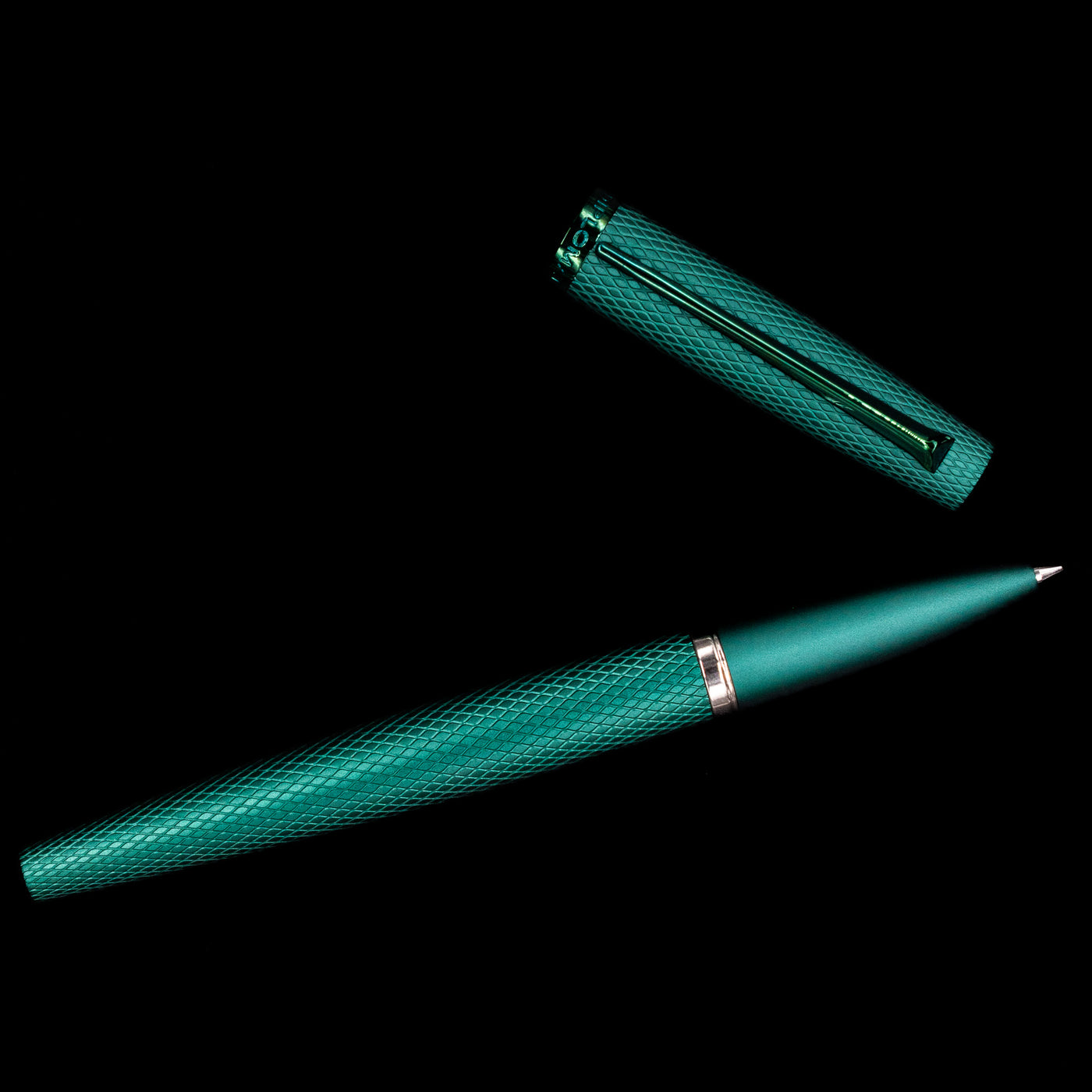 An overhead view of the Diplomat Viper Rollerball Pen - Green uncapped.