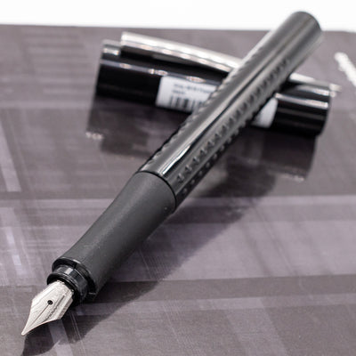Faber-Castell Grip 2010 Fountain Pen - Black uncapped