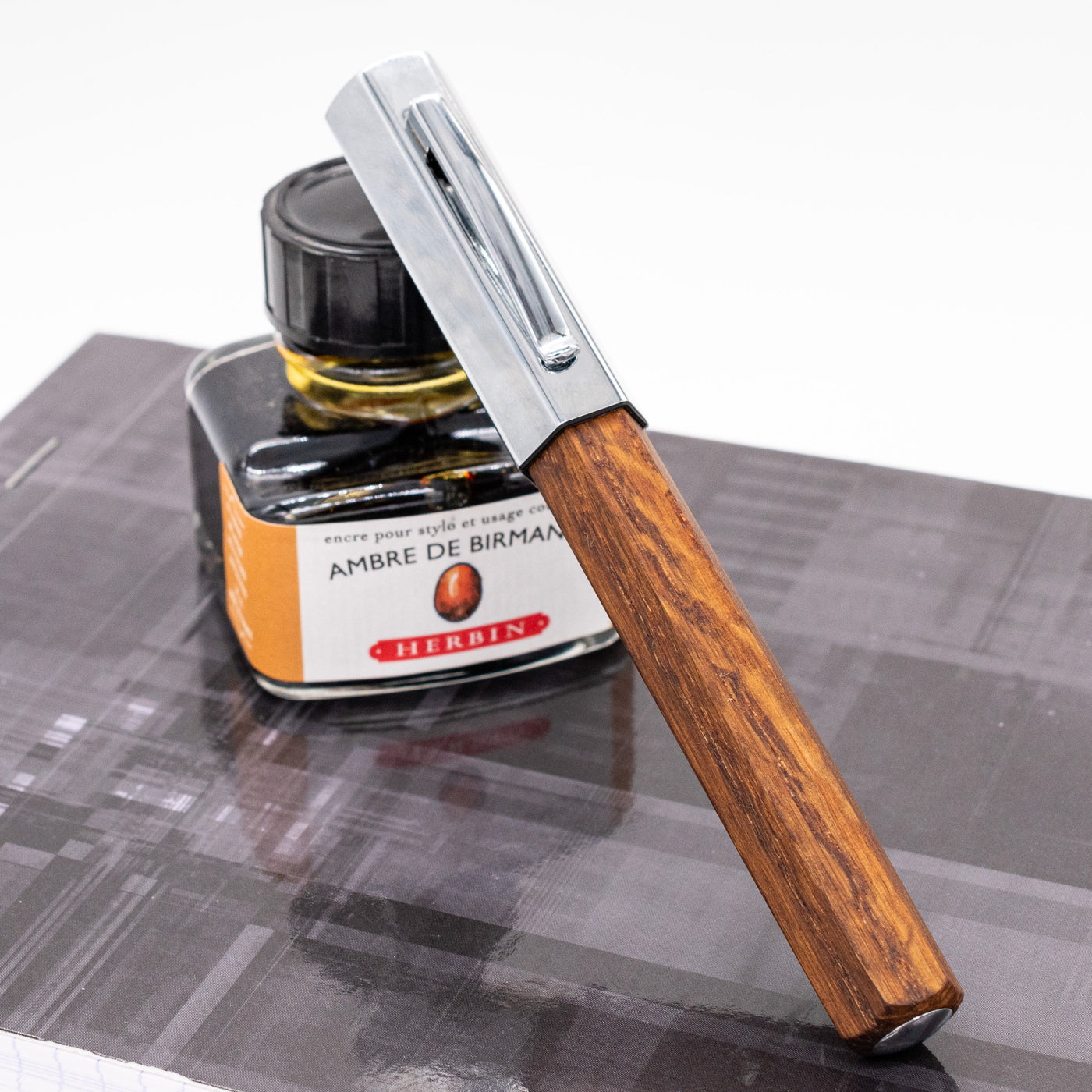 Faber-Castell Ondoro Smoked Oak Fountain Pen capped