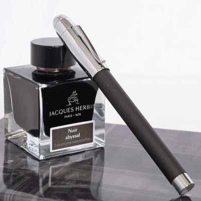 Graf von Faber-Castell Bentley Fountain Pen - Onyx Black