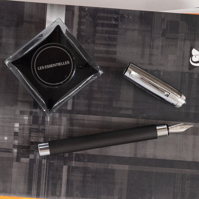 Graf von Faber-Castell Bentley Fountain Pen - Onyx Black