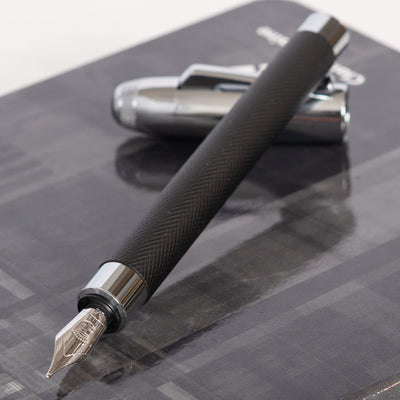 Graf von Faber-Castell Bentley Fountain Pen - Onyx Black